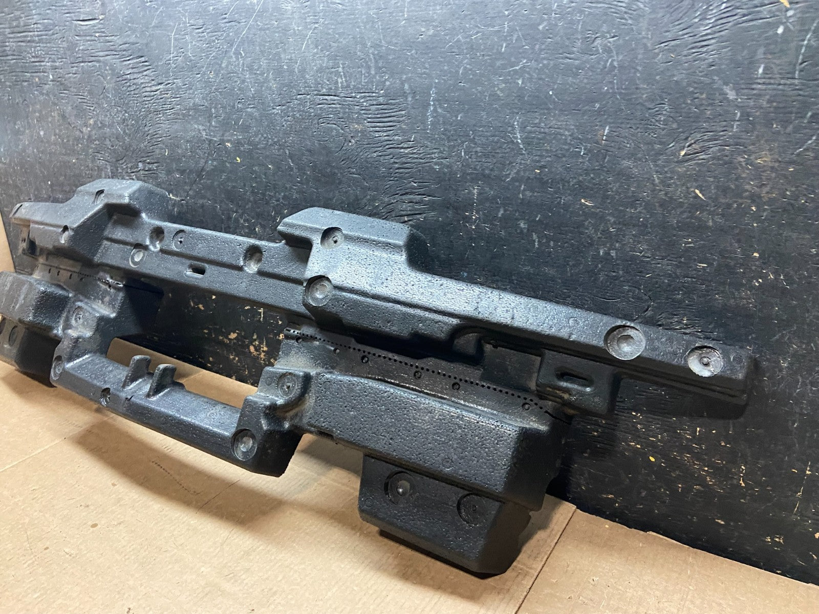 2013 to 2016 Lincoln MKS Rear Bumper Foam Impact Absorber OEM y9403 DG2