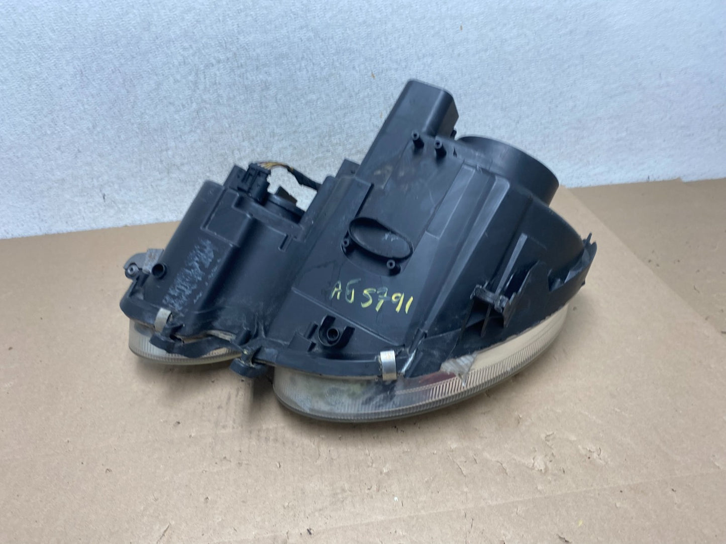 2007 2008 2009 Mercedes E Class Right Passenger RH Halogen Headlight AG5791 DW9