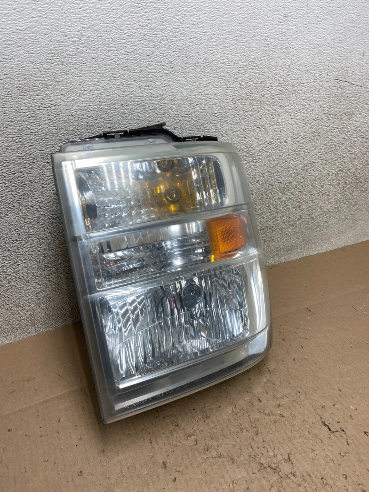 2008-2014 Ford Econoline E150 E250 E350 Left Driver LH Headlight OEM Z6272 DW2