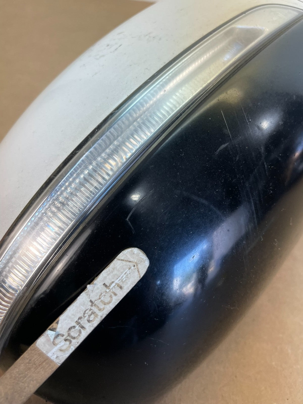 2016 to 2020 Kia Sorento Right Passenger Door Mirror Turn Signal af8629 DG8