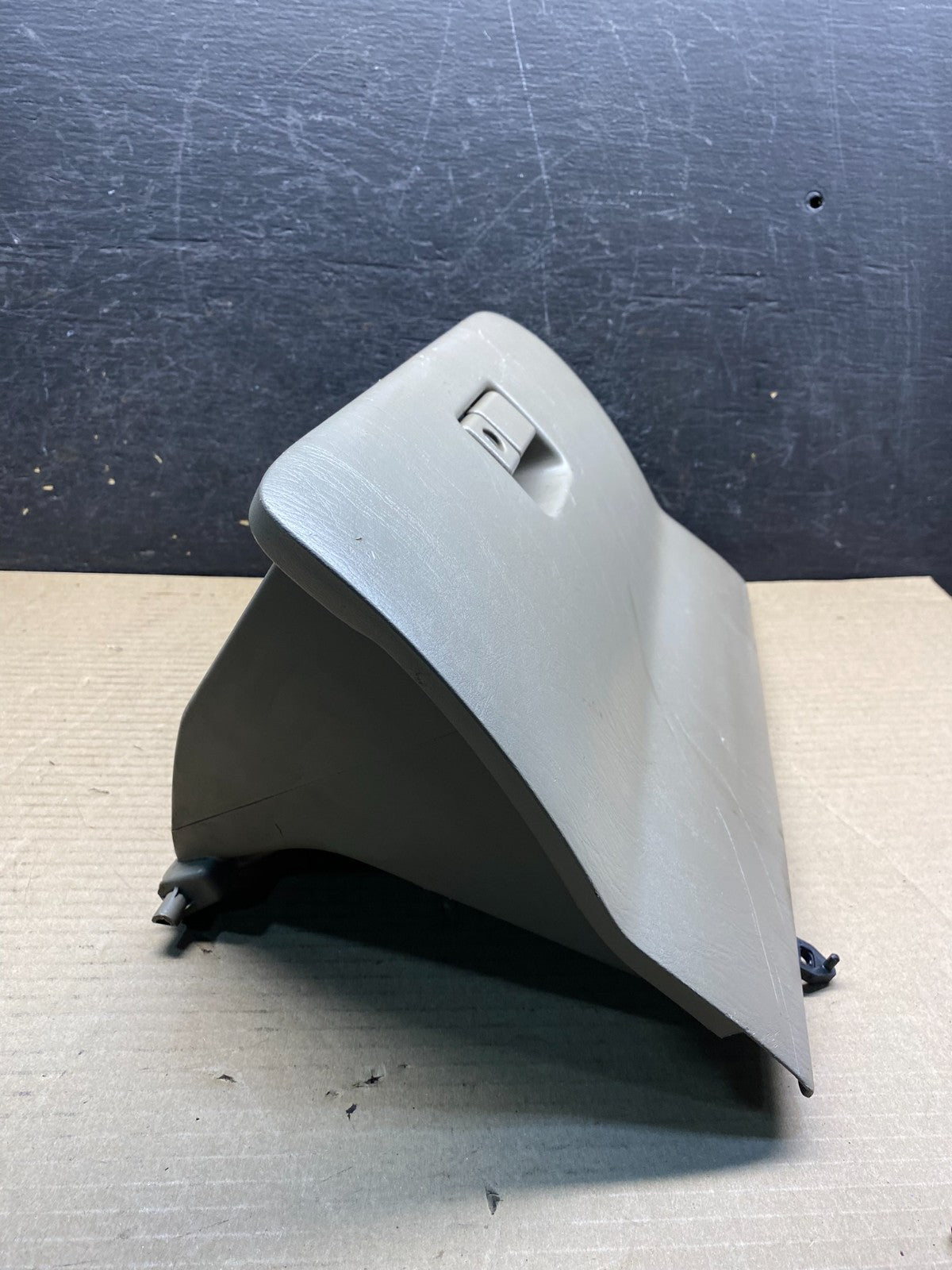 2001-2005 Toyota RAV4 Front Right Passenger Storage Glove Box AH9680 DW1
