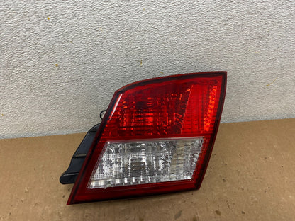 2002-2004 Infiniti i35 Inner Light Right Passenger Rh Side Tail Light OEM D73830