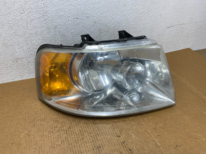 2003 - 2006 Ford Expedition Right Passenger Side Headlight Halogen AD9295 DW0