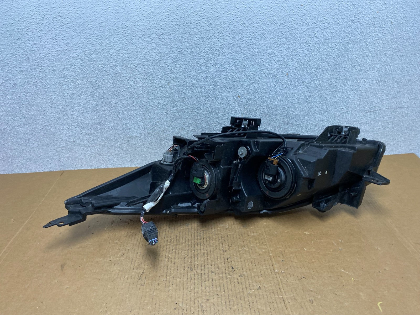 2010 - 2013 Mazda 3 Halogen Right Passenger Rh Side Headlight AE0552 DW5