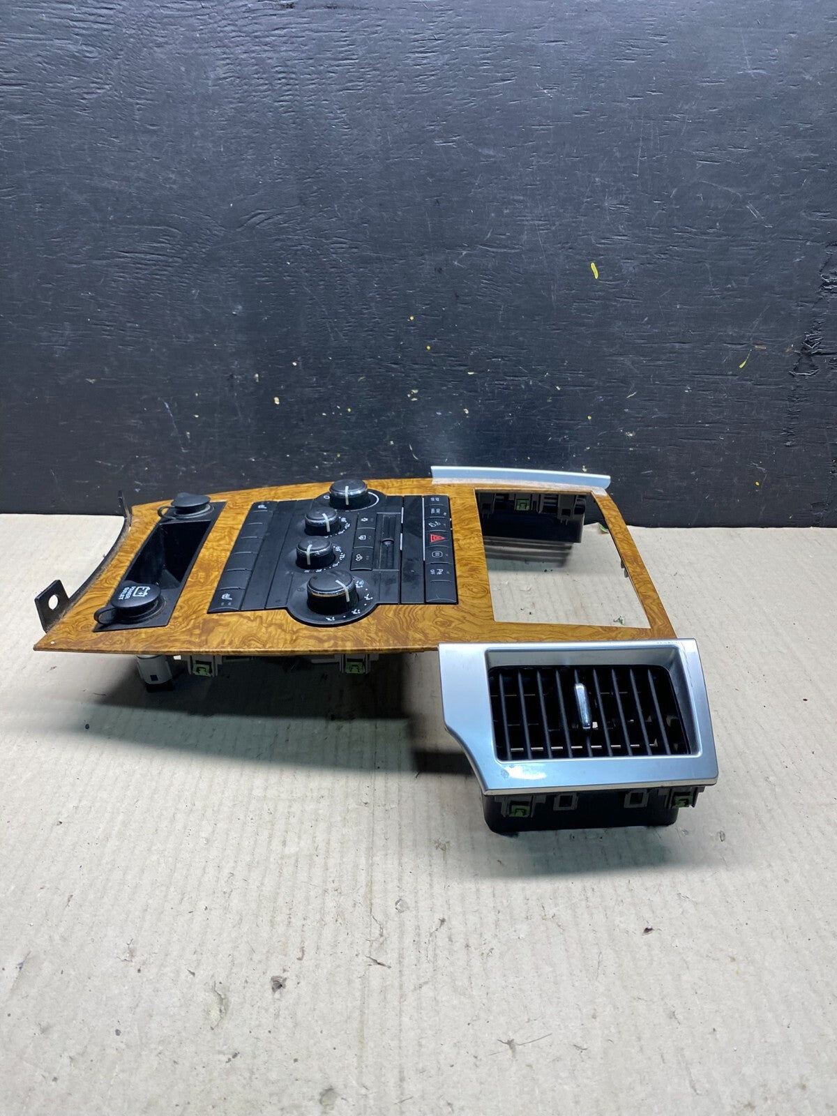 2008 to 2010 Jeep Grand Cherokee Center Navi Radio Air Vent Bezel O3379 DG OEM2