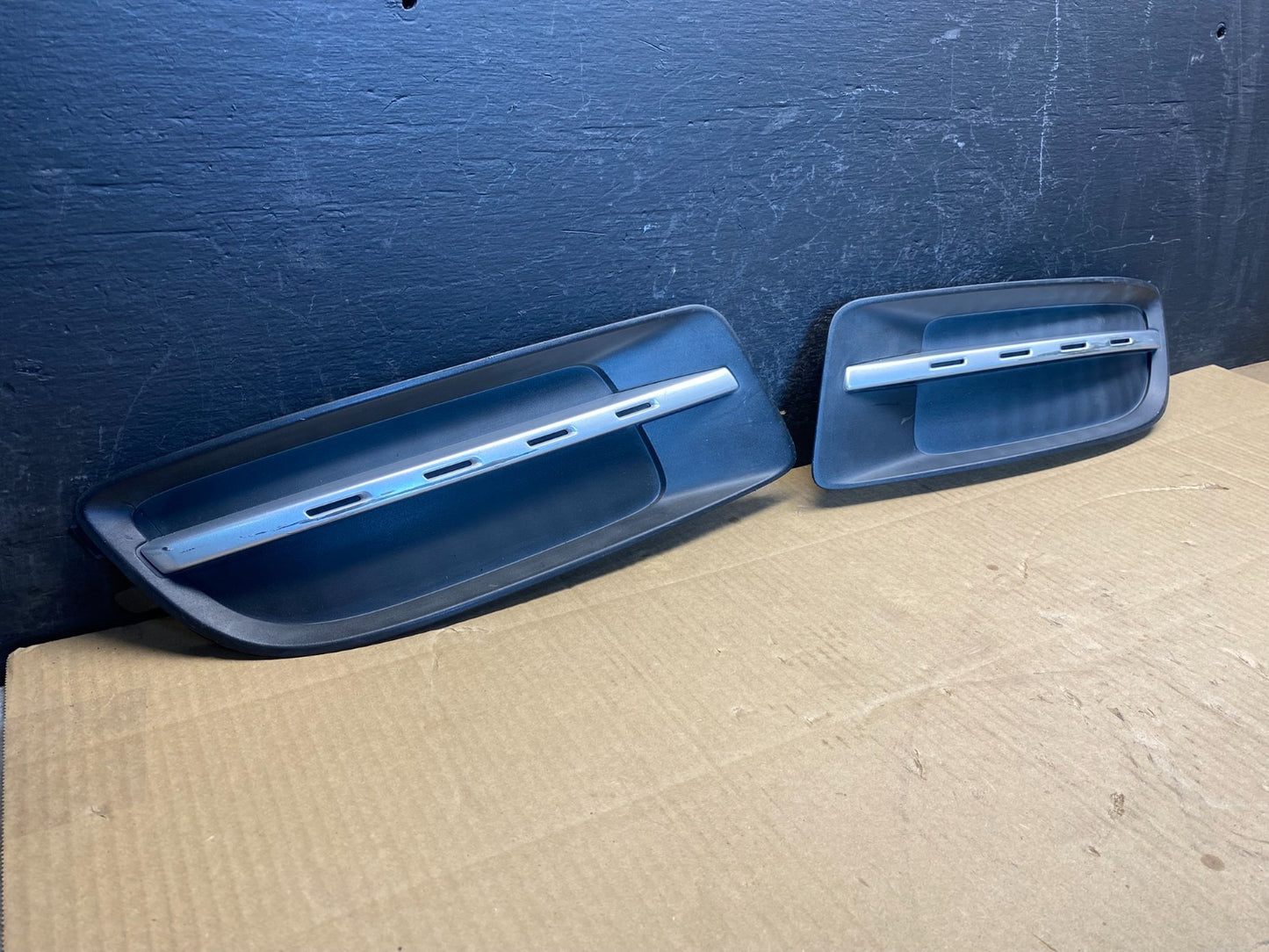 2007 - 2009 Mazda CX9 CX-9 Front Upper Grill Grille Emblem AD4895 DG2