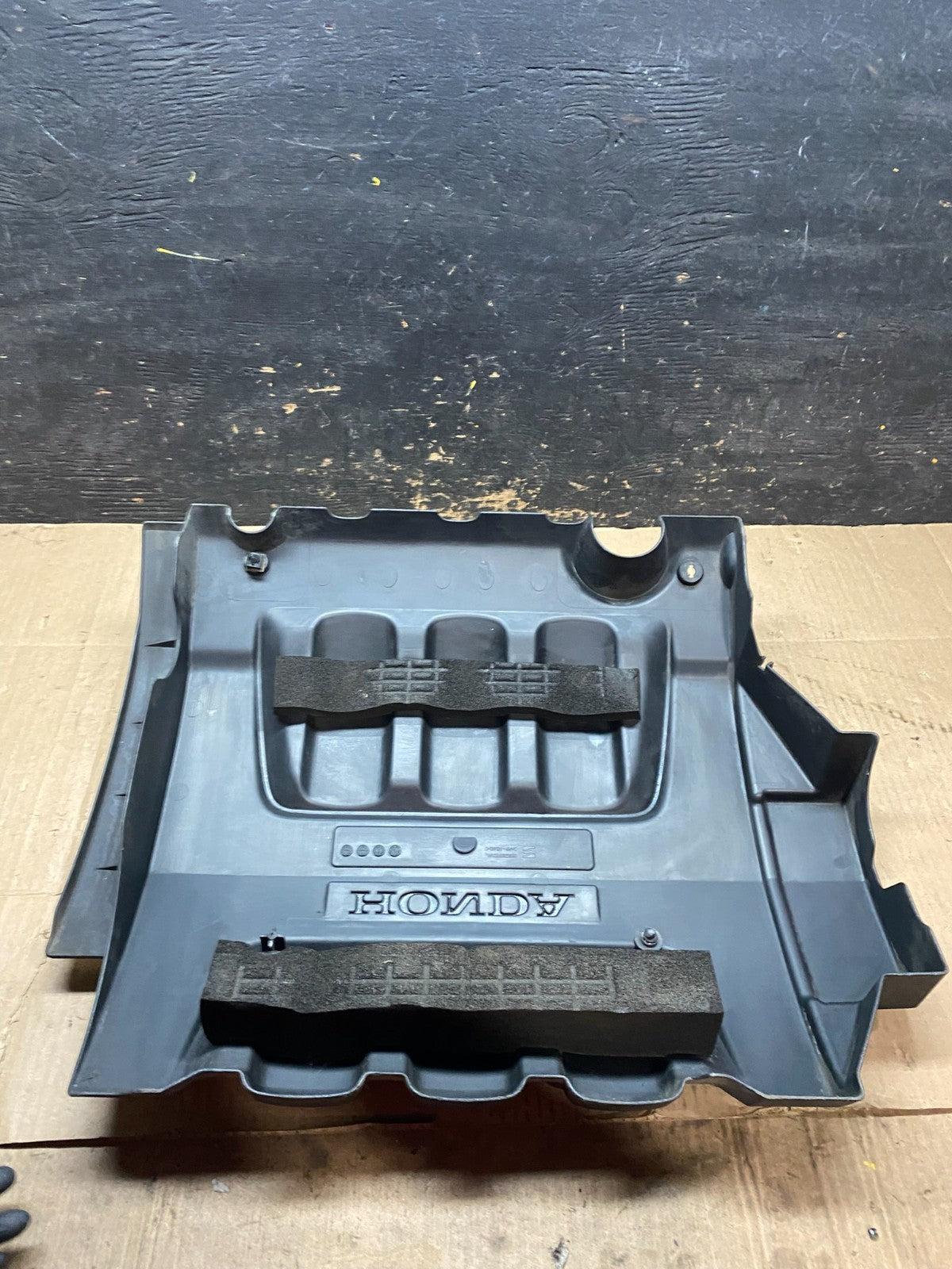 2005 to 2007 Honda Odyssey Black Engine Cover u6321 DG4