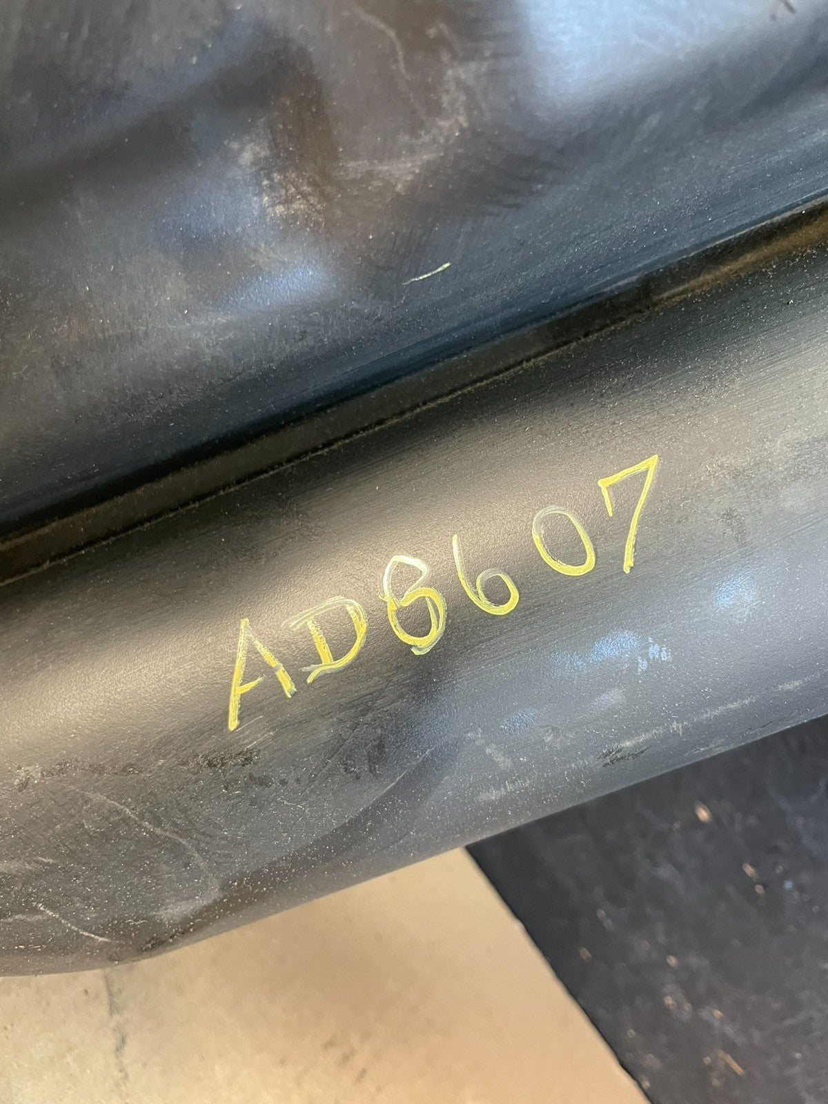 2011 - 2013 Dodge Durango 3.6L Resonator Air Intake Tube AD8607 DG6
