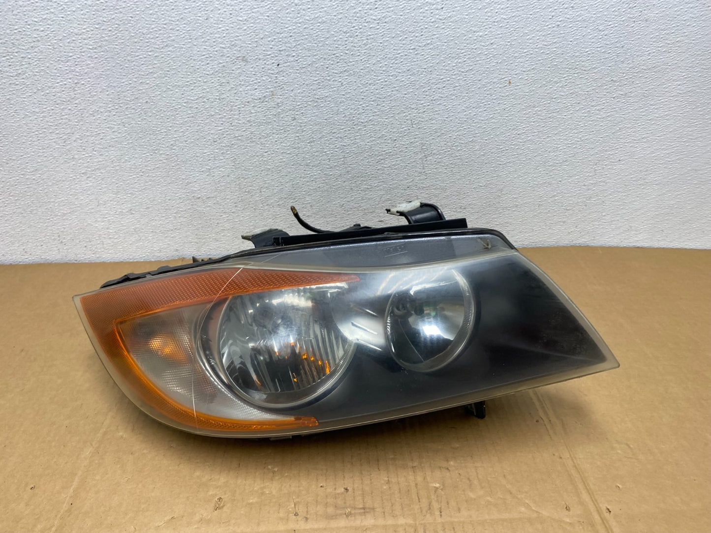 Halogen 2006 to 2008 BMW 3 Series Headlight Right Passenger Side AC7526 DW0
