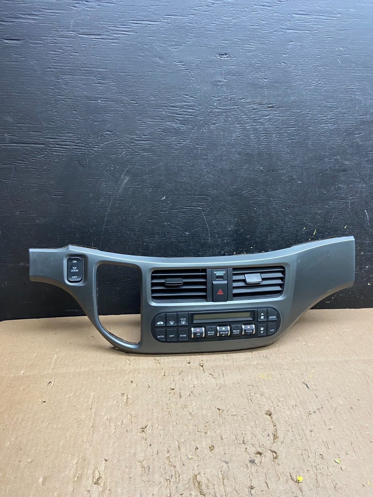 2005 to 2010 Honda Odyssey Radio Climate Control Dash Trim Bezel t6043 DG0