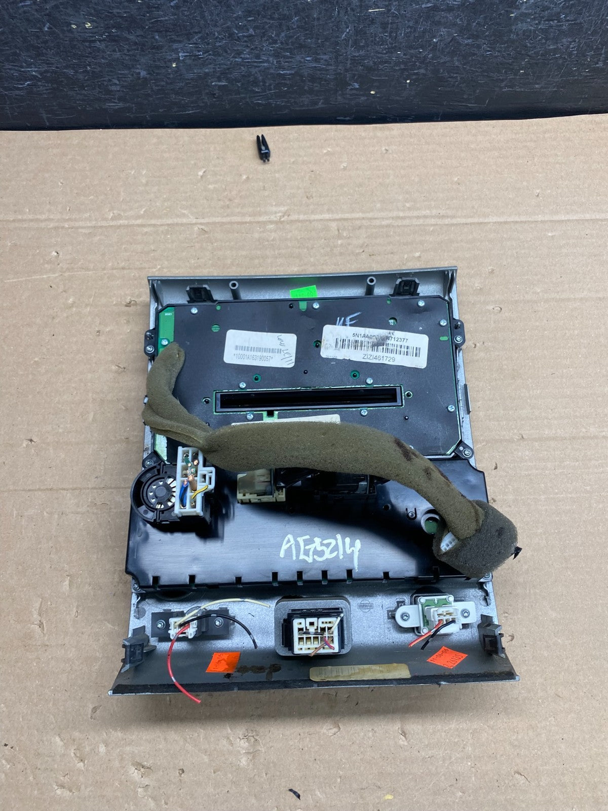 2004 to 2007 Nissan Armada Bose Radio CD Player A/C Climate Control OE AG5214 DG4