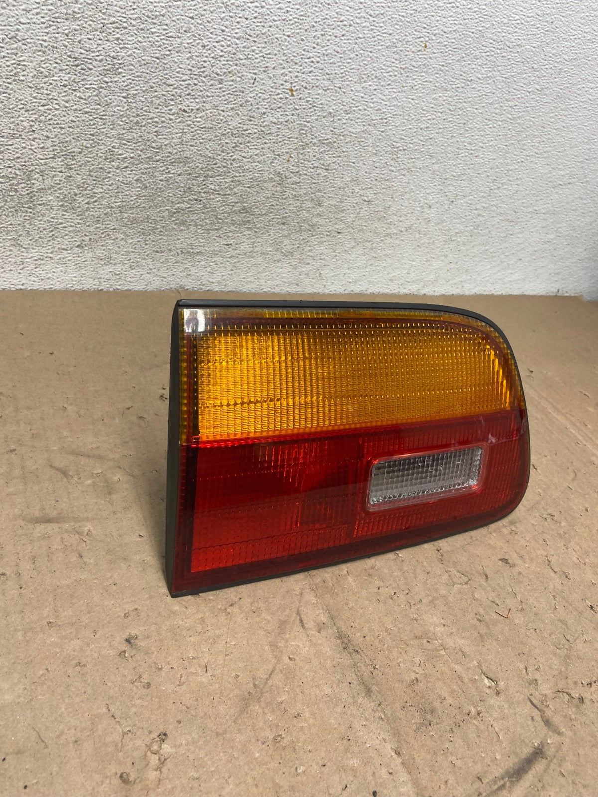 1998 1999 2000 Toyota Sienna Left Driver Inner Tail light AG5375 LK1