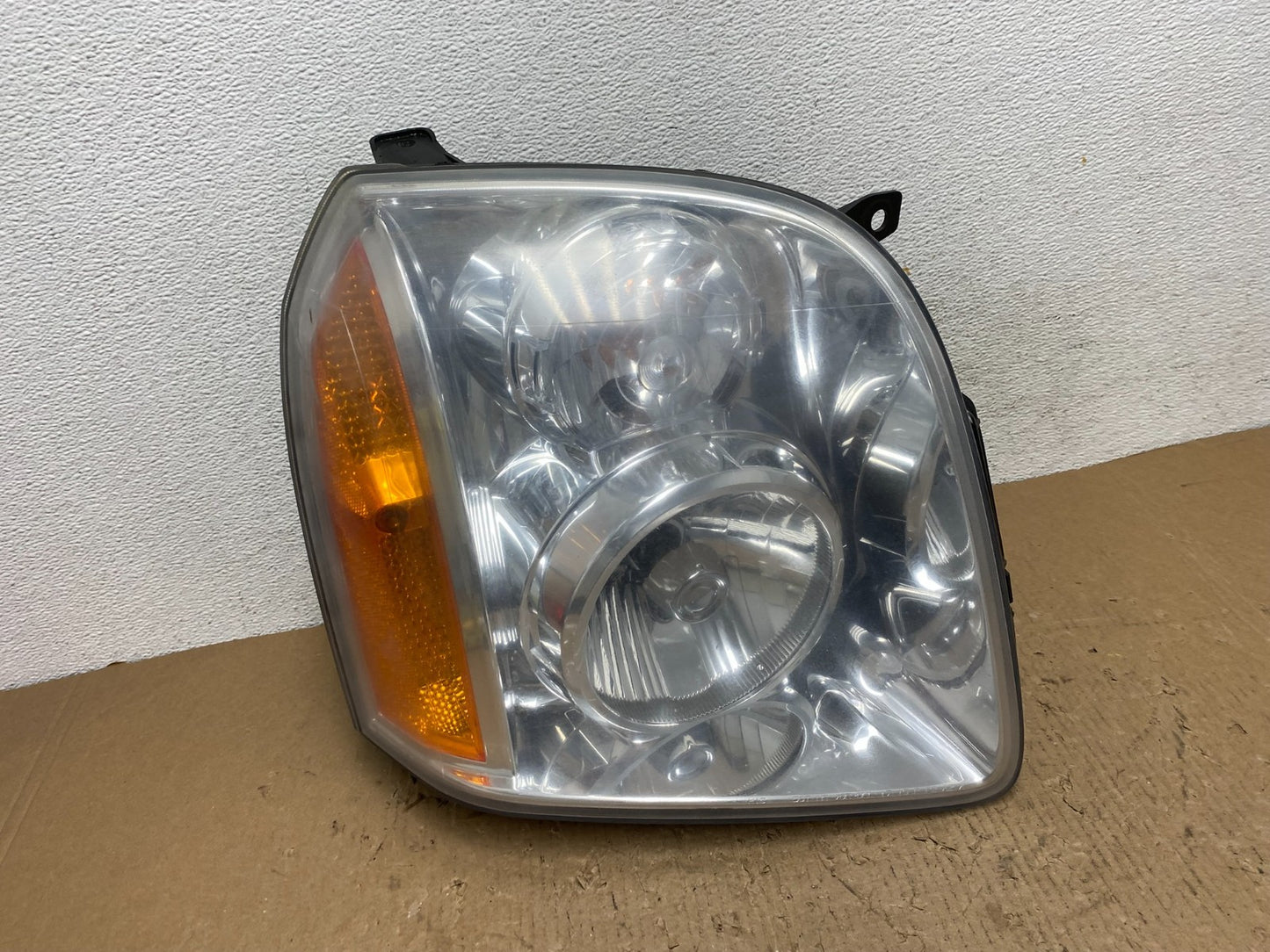 2007-2014 GMC Yukon Halogen Headlight Right Passenger Side AD8832 DW0