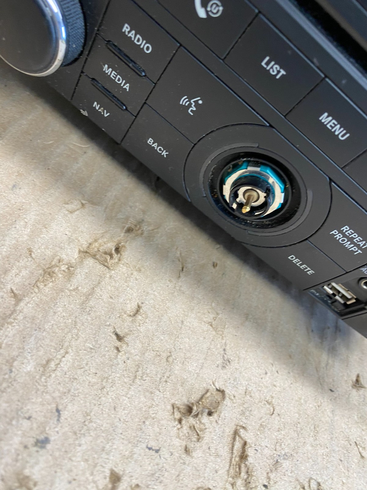 2009 2010 Dodge Journey AM FM Radio 6 Disc CD Player Receiver Oem AB9662 DG1