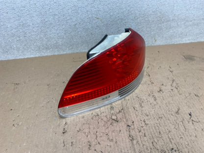 2002 to 2005 BMW 7-Series 745i 760i Left Driver LH Side Tail Light Oem R6712 DW2