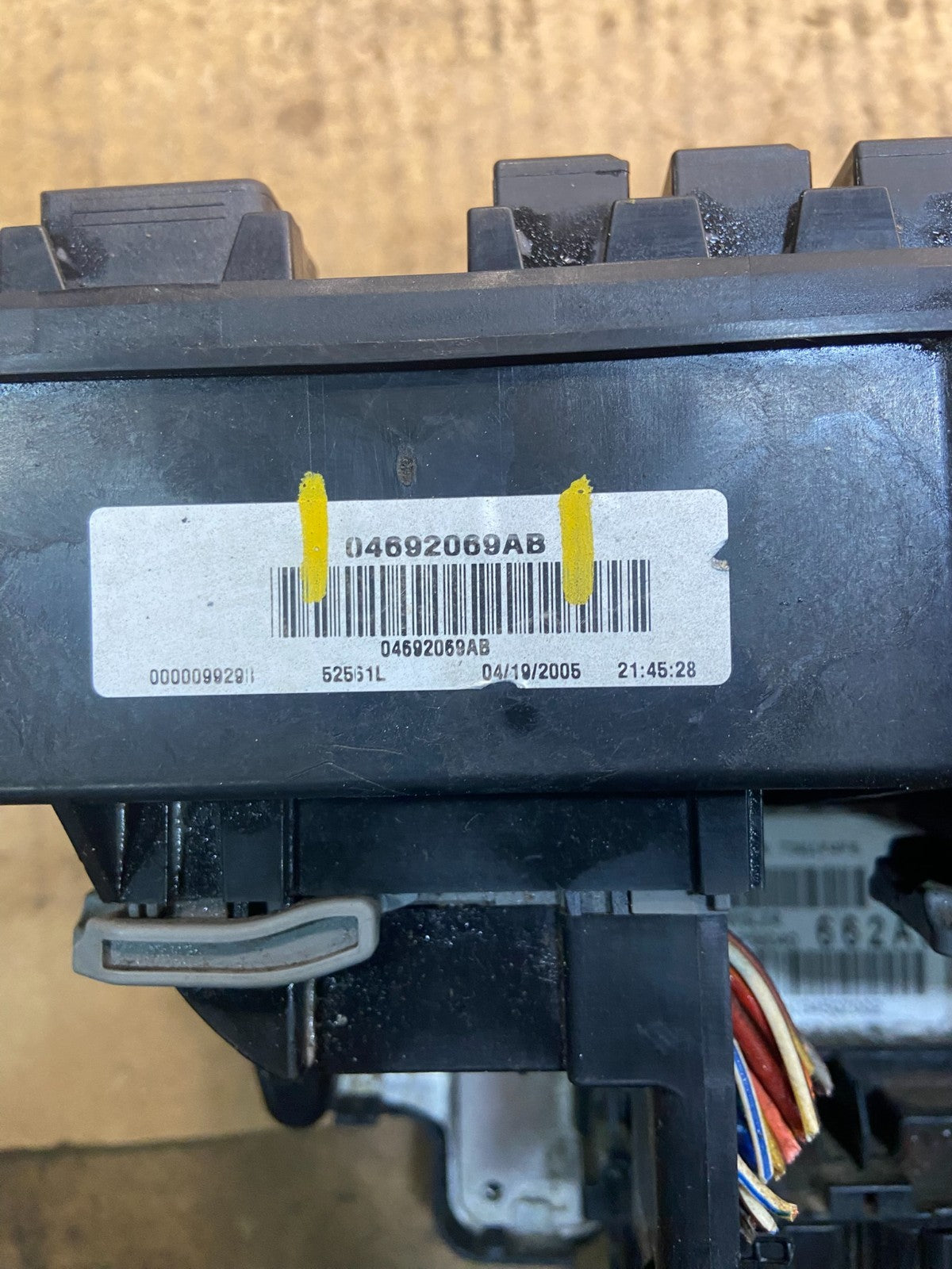 2005 Jeep Grand Cherokee Fuse Box BCM Body Control Module Y3760 DG7