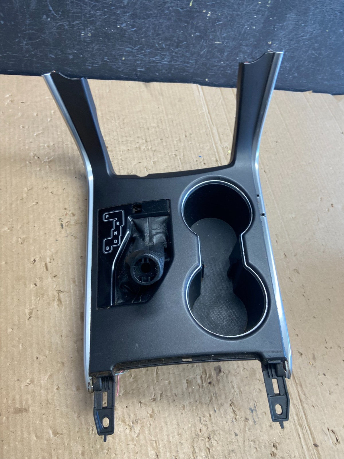 2015 - 2017 Toyota Camry Center Console Shifter Bezel Cup Holder AE4119 DG0