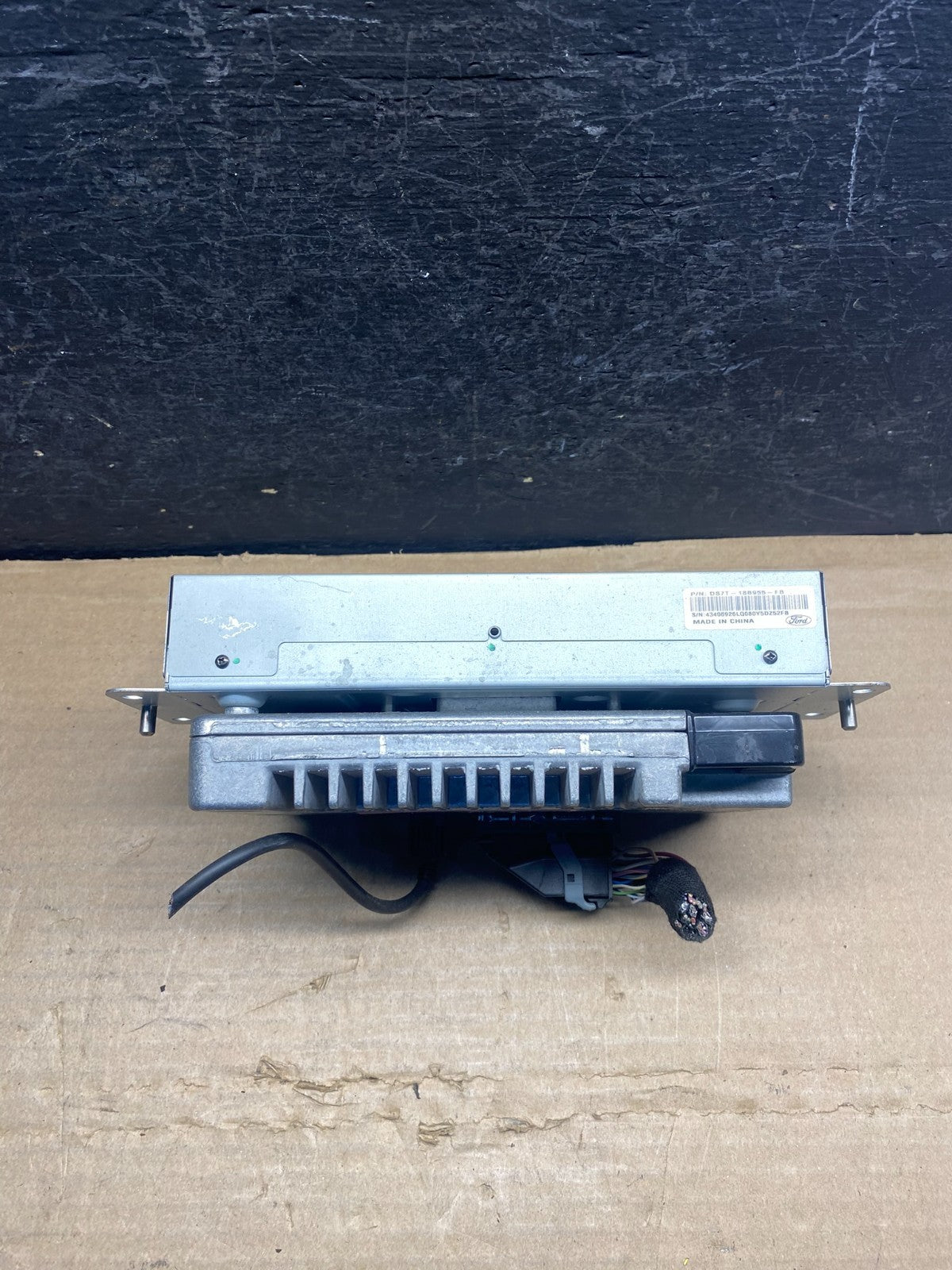 2013 to 2016 Ford Fusion Radio Information Display Screen AF3983 DW2