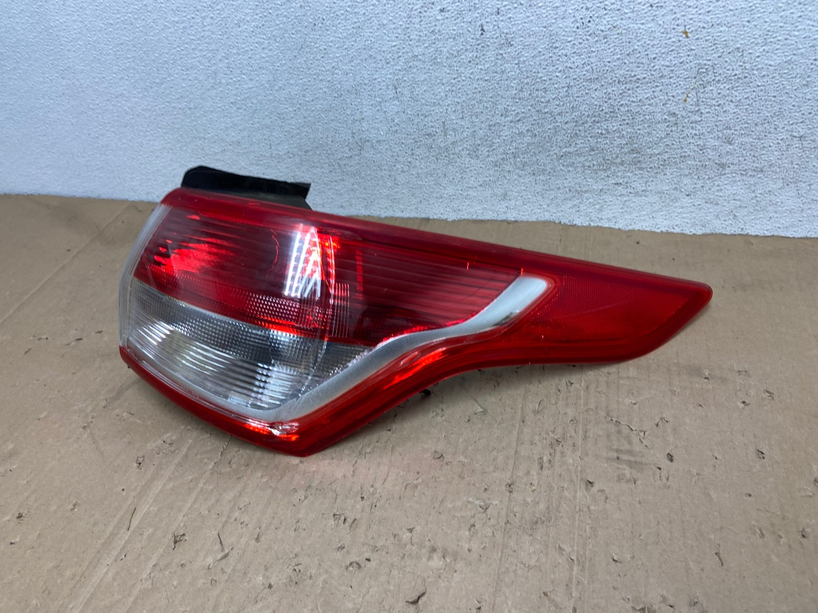 2013 to 2016 Ford Escape Right Passenger RH Side Tail Light AE9383 LK1