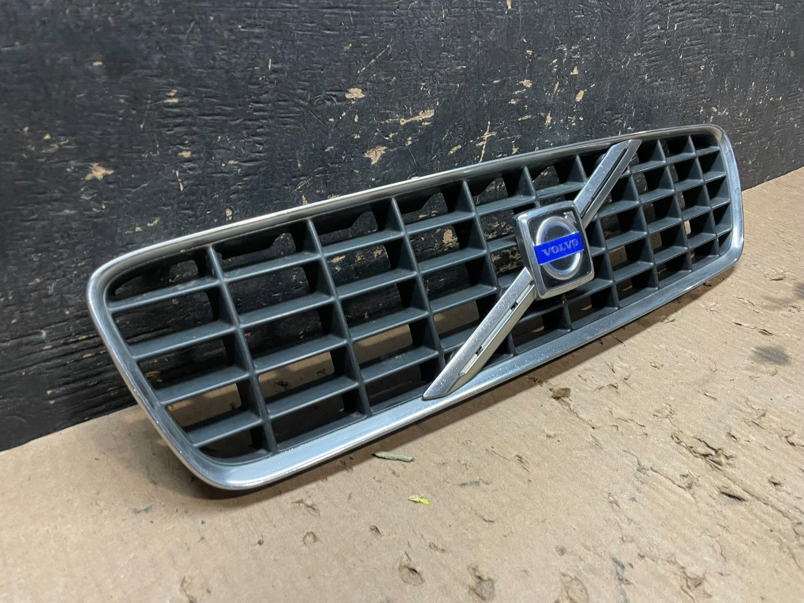 2001 to 2004 Volvo S60 Front Upper Grill Grille Oem Z5682 DG1