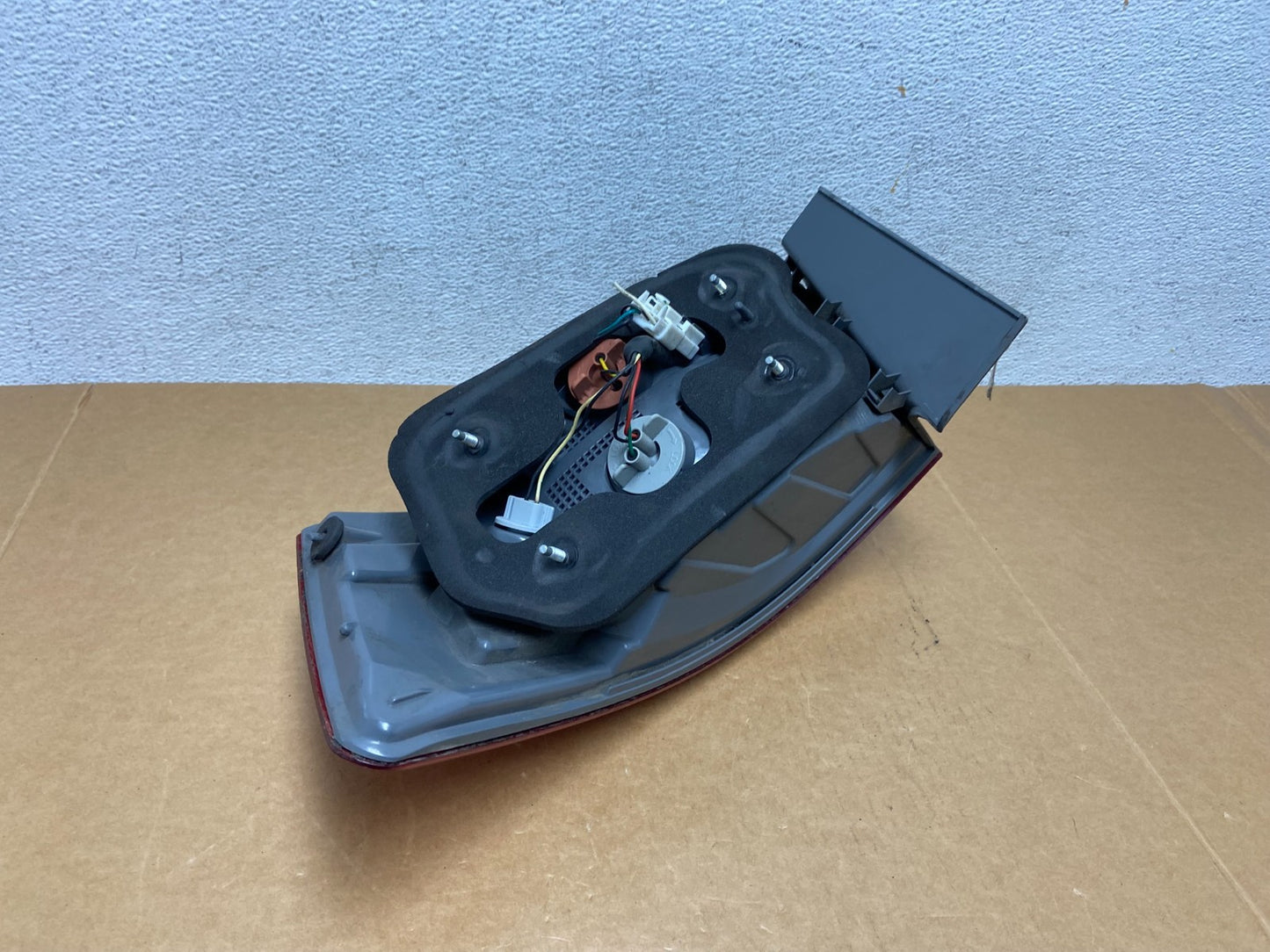 2009 to 2010 Hyundai Sonata Left Driver Lh Side Tail Light AD8915 DW3