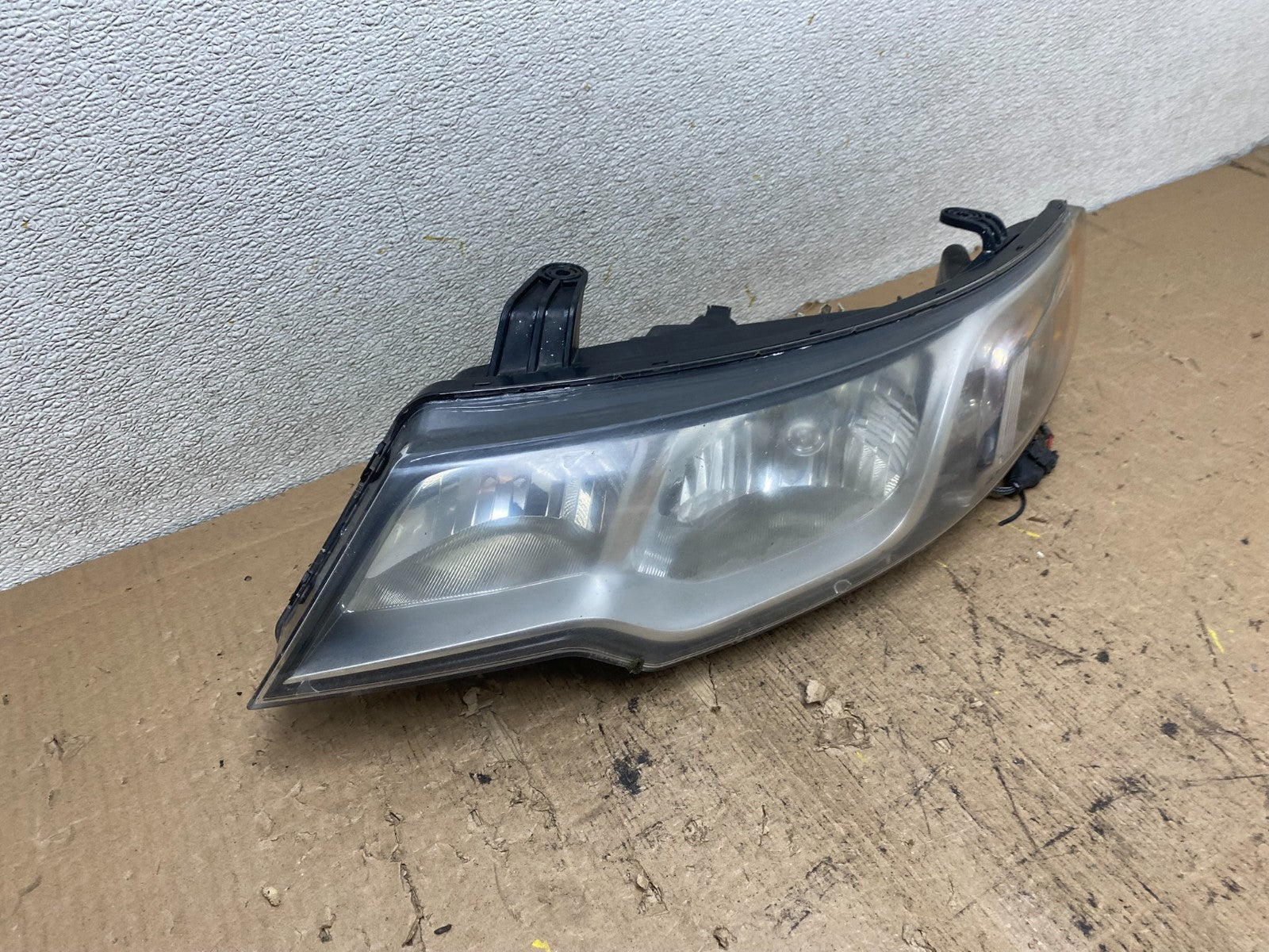 2010 to 2013 Kia Forte Koup Left Driver LH Halogen Headlight OEM S2003 DW2