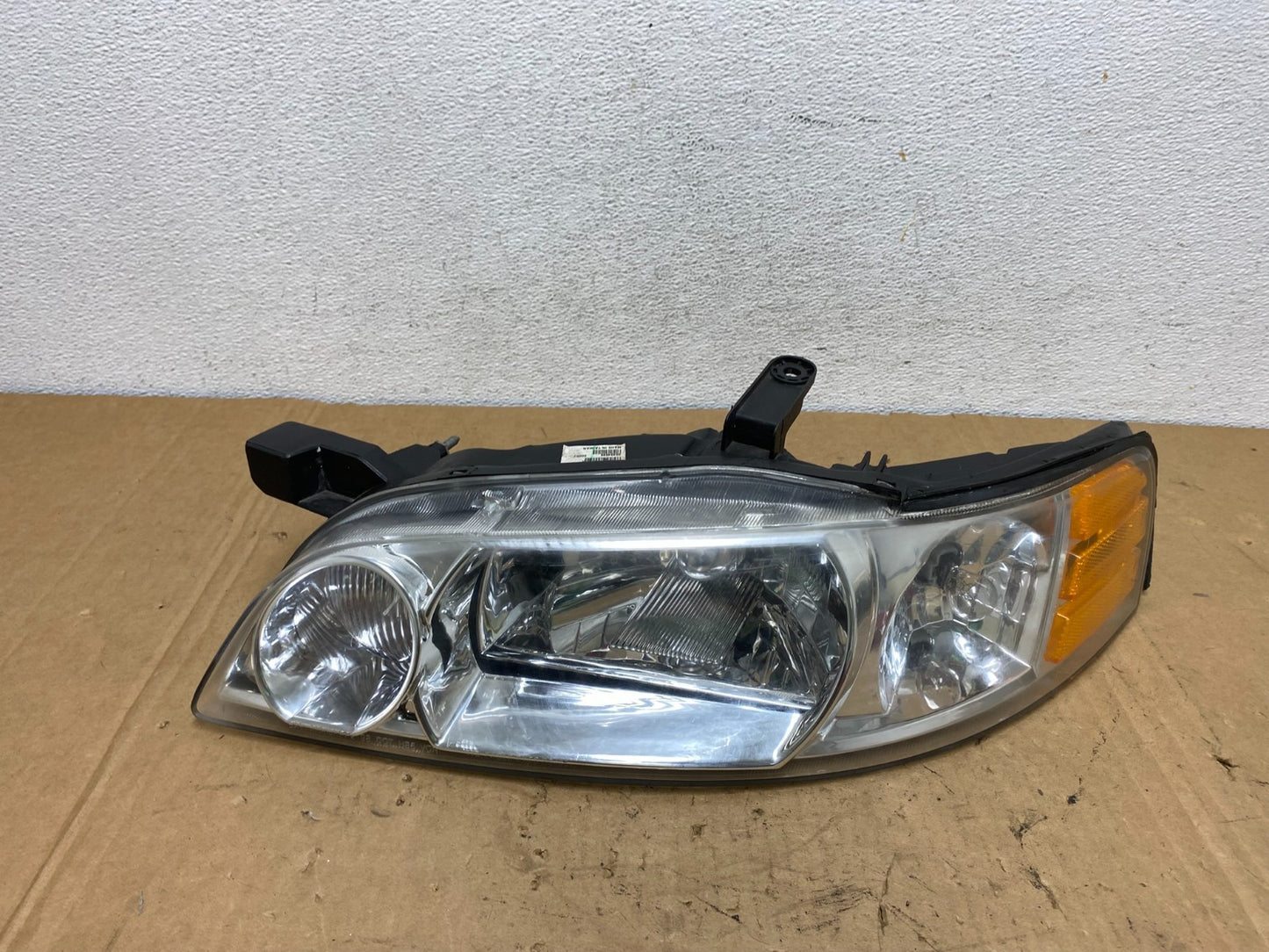 Sedan 2000 2001 Nissan Altima Headlight Left Driver LH AD3046 DW0