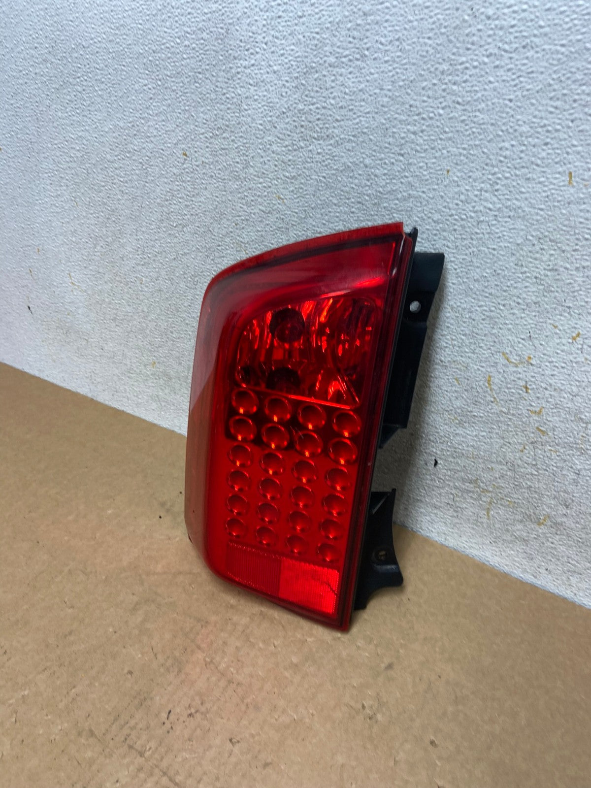 2004 to 2010 Infiniti Qx56 Left Driver LH Side Tail Light AI3327 LK1