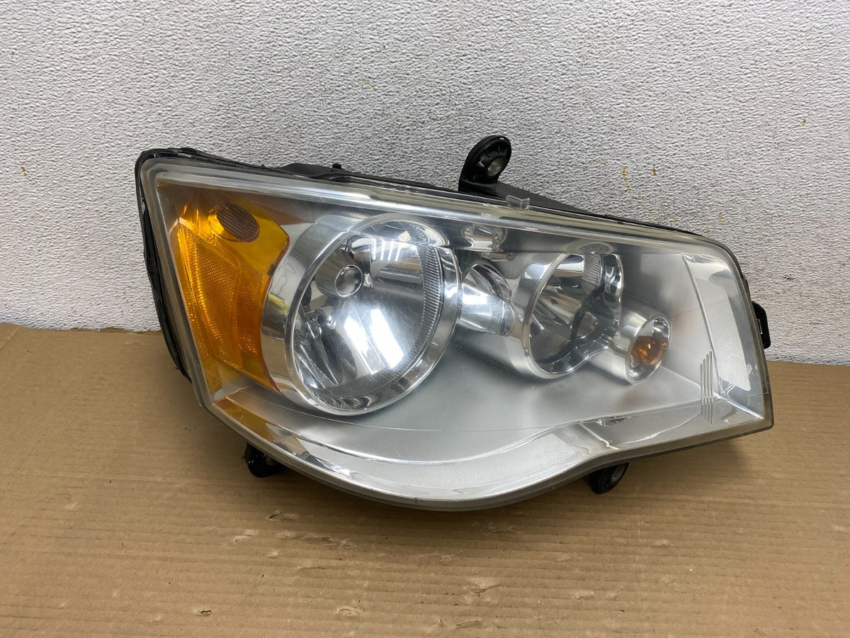 2011 to 2016 Chrysler Town and Country Right Passenger Headlight AG9332 DW0