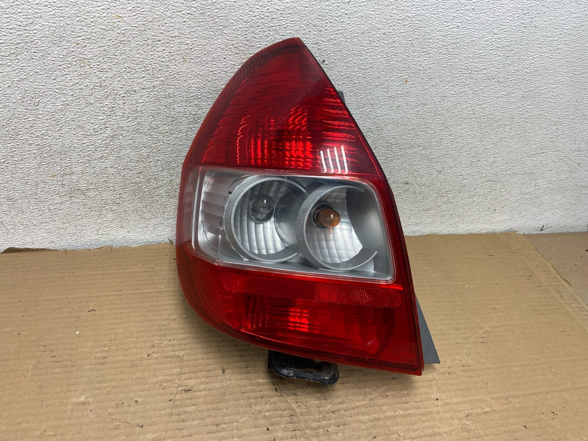 2007 to 2008 Honda Fit Left Driver LH Side Tail Light AH2618 DG0