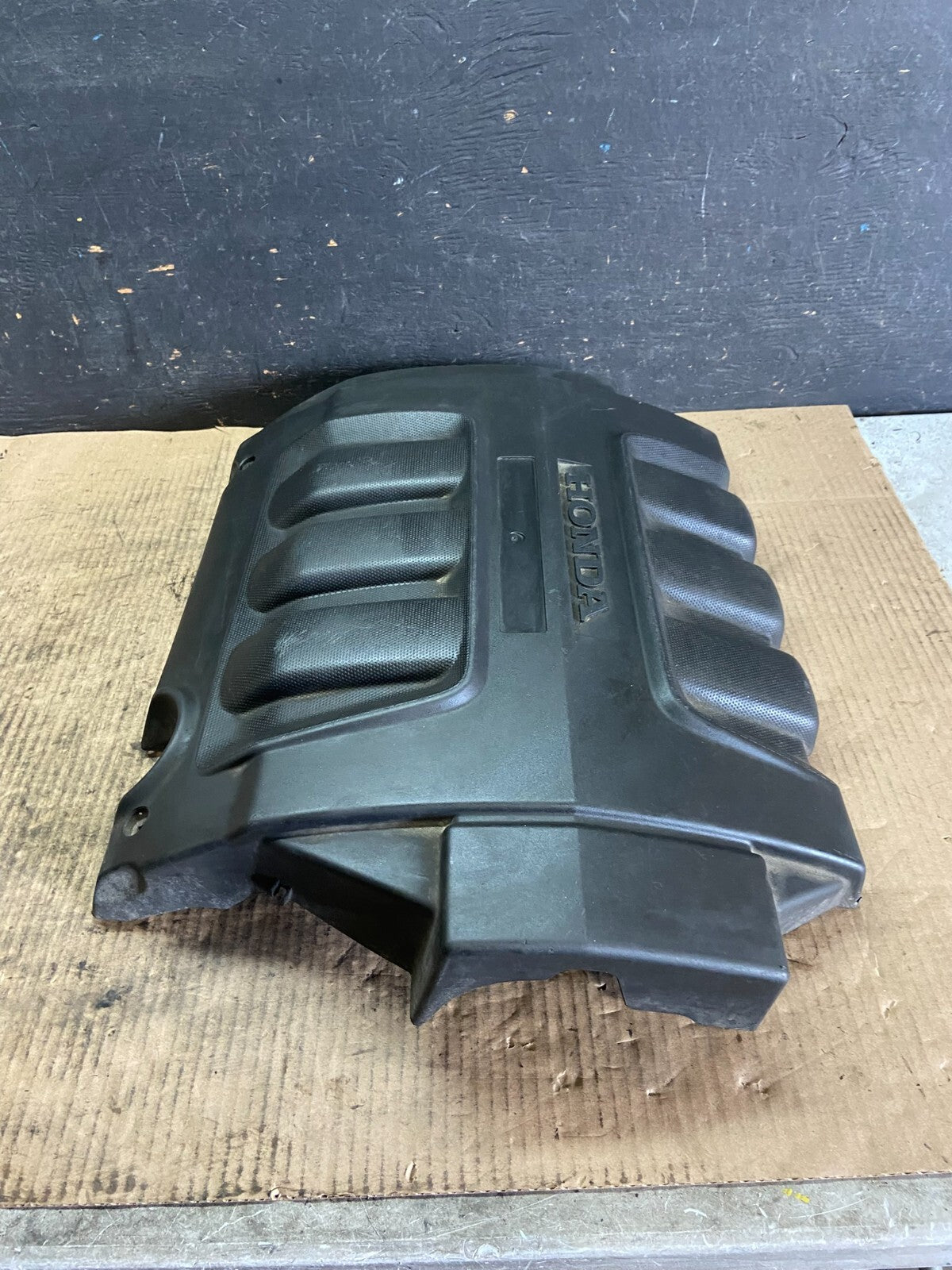 2005 to 2007 Honda Odyssey Black Engine Cover OEM o0969 DG2