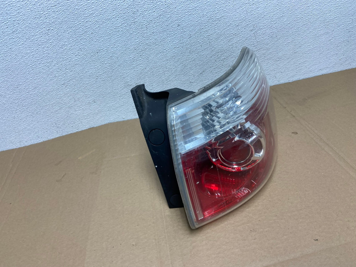 2007 to 2012 GMC Acadia Halogen Tail Light Right Passenger RH Side AC3745 LK2