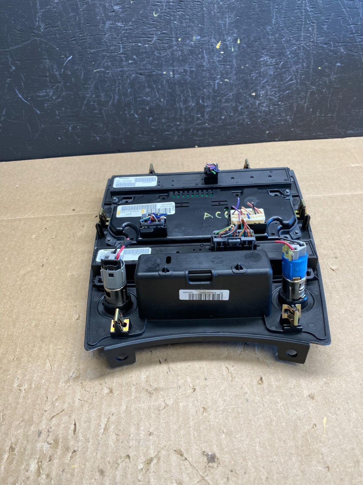 2005 2006 2007 Jeep Commander Grand Cherokee A/C Climate Control Bezel AC6356 DG4