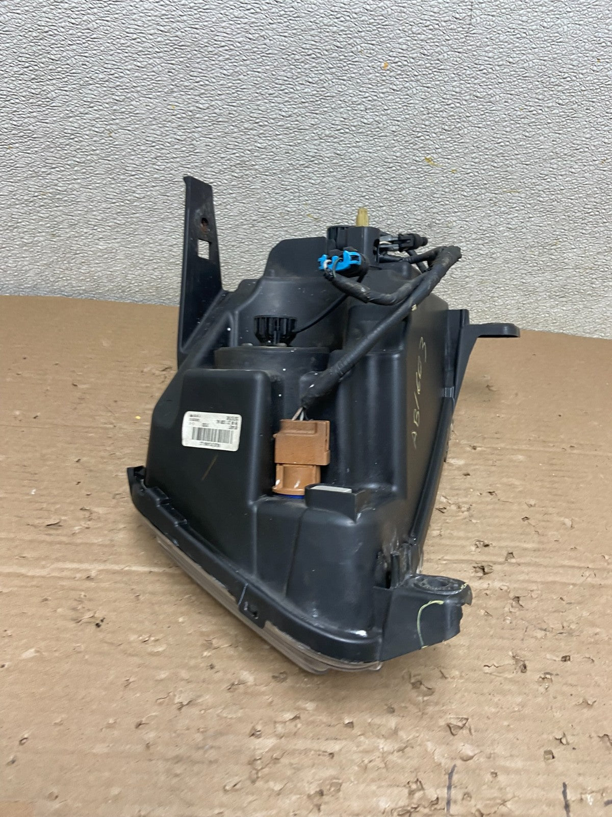 2011-2013 Jeep Grand Cherokee Right Passenger Halogen Headlight AB1603 DW9