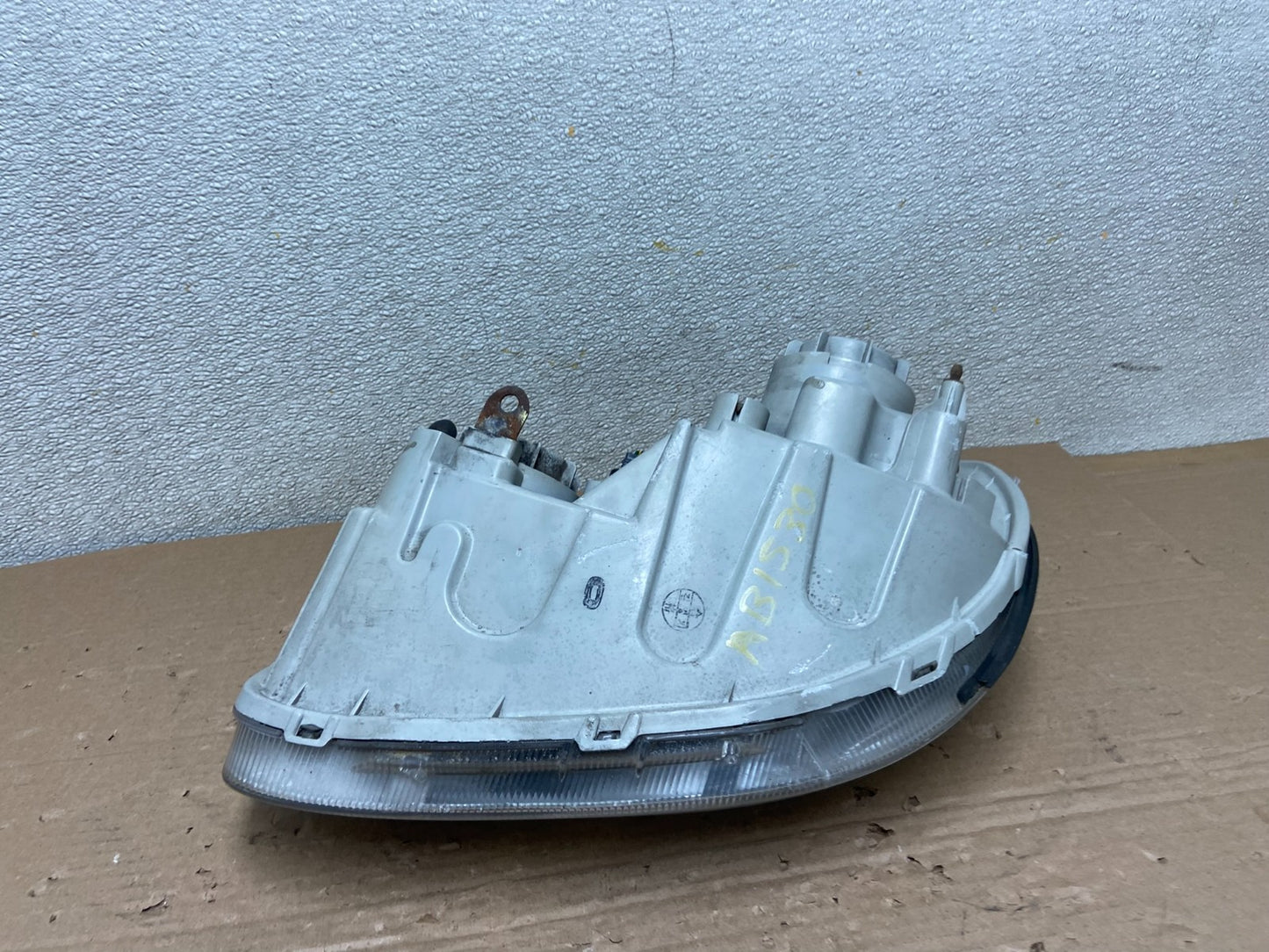 2002-2005 Hyundai Sonata Right Passenger Headlight Halogen Oem AB1530 DW7