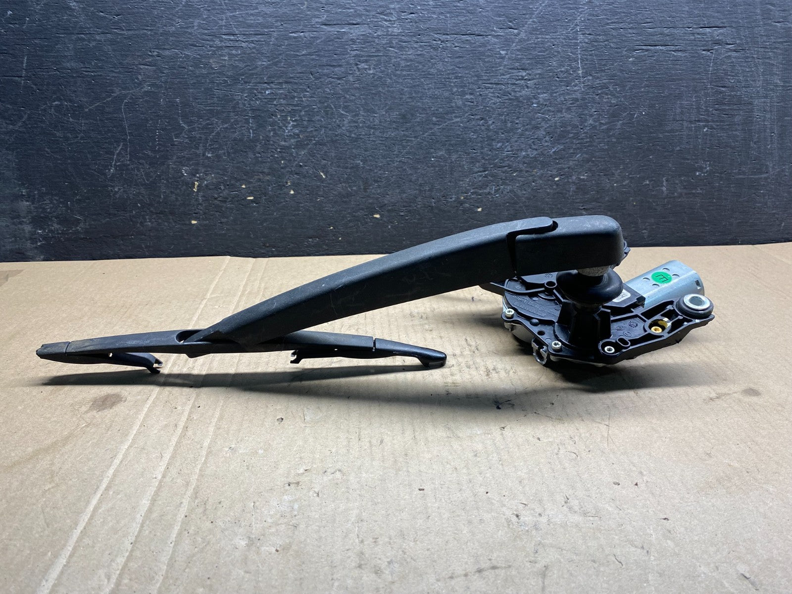 2013-2016 Nissan Pathfinder Back Door Rear Wiper Motor Wiper Blade AG3594 DG3