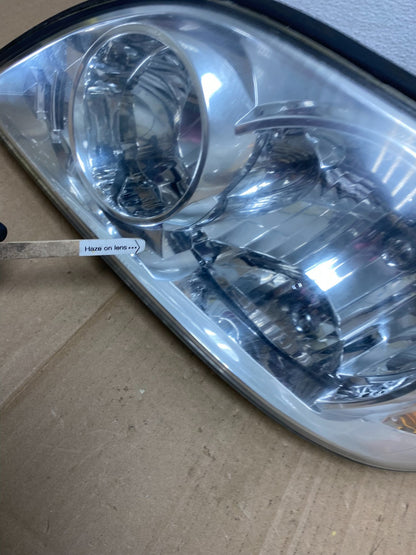 2002 to 2005 Kia Sedona Left Driver LH Side Headlight AB8109 DW4