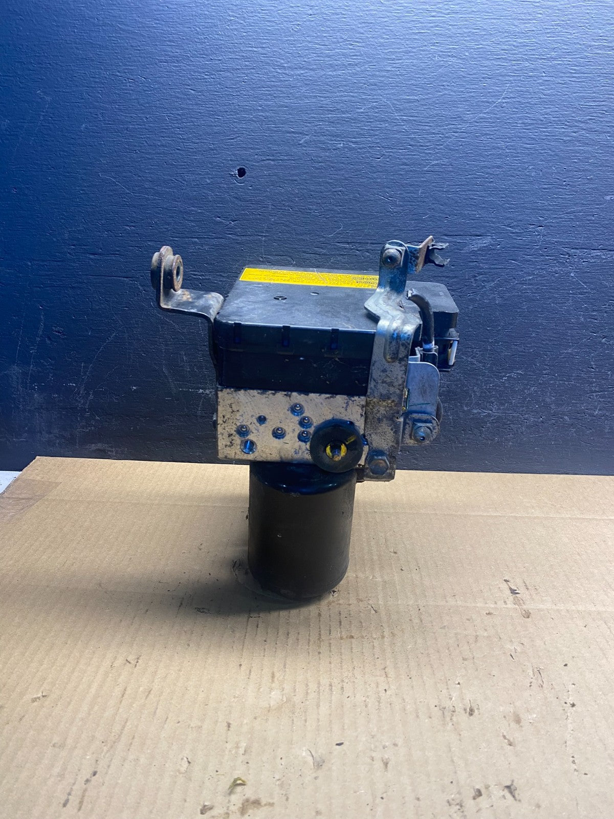 2004 - 2009 Toyota Prius ABS Brake Pump Anti Lock Module AD0469 DW3