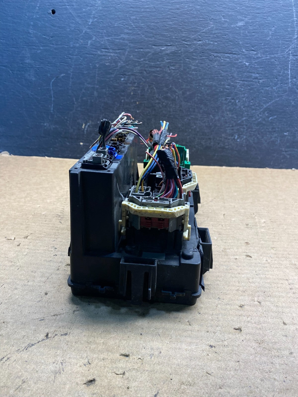 2007 Dodge Caliber integrated Power Module Fuse Relay BOX P04692207AE AE00002