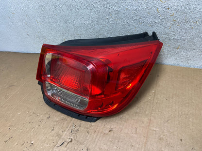 No Led Trim 2013-2015 Chevrolet Malibu Right Passenger Side Tail Light AI9125 LK1