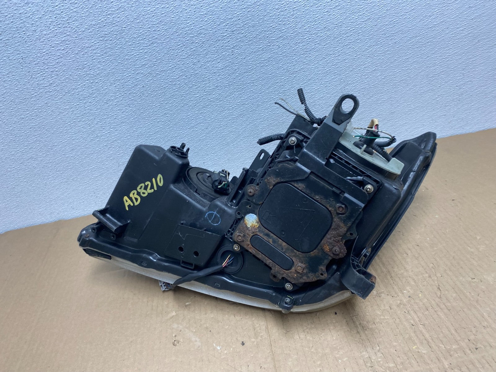 2004 - 2009 Lexus RX330 RX350 Xenon Right Passenger Side Headlight OEM AB8210 DW8
