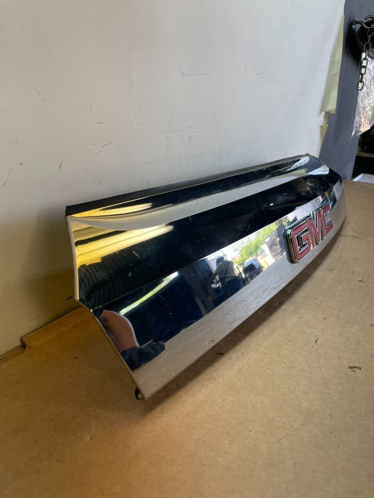 2011-2015 GMC Terrain Tailgate Liftgate Chrome Finish Molding Camera AG0947 DG2