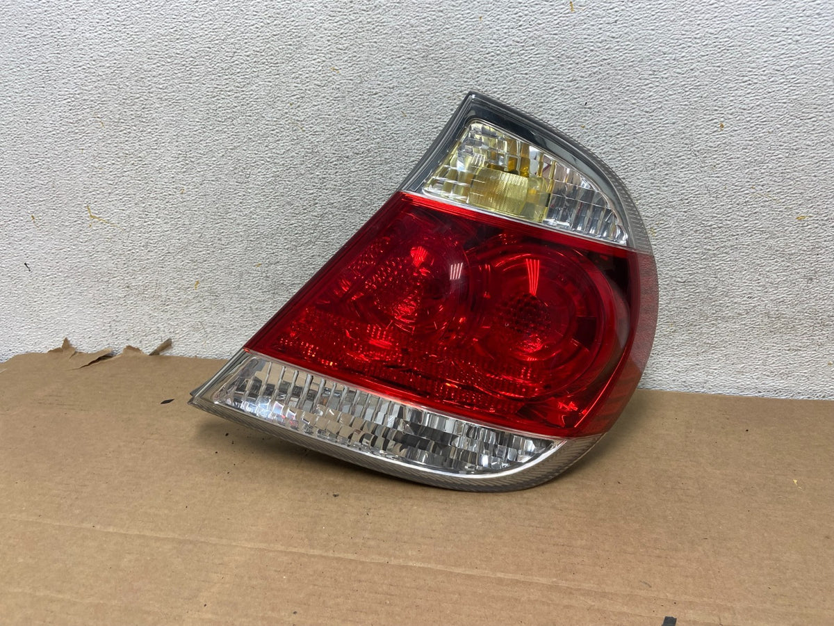 2005 to 2006 Toyota Camry Tail Light Right Passenger Side AH3109 DW0