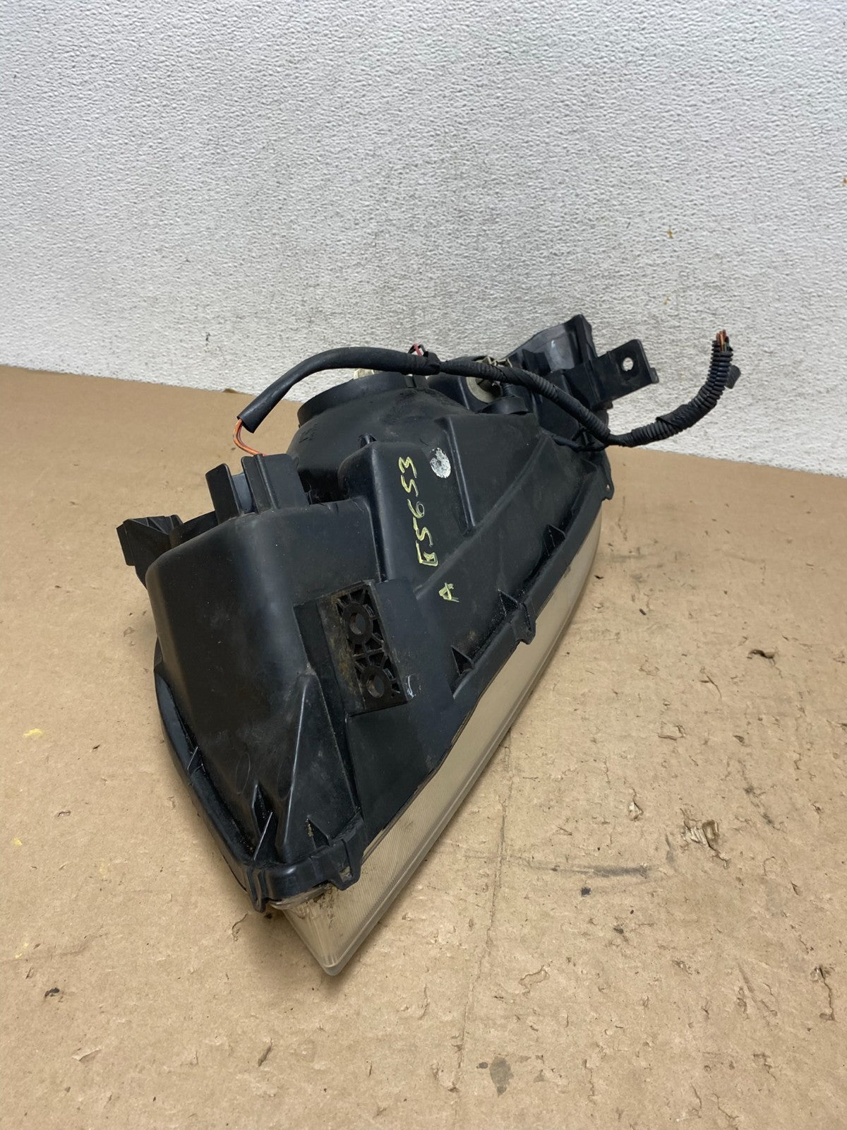 2001 to 2003 Acura MDX Passenger Right RH Headlight AG5653 DW8