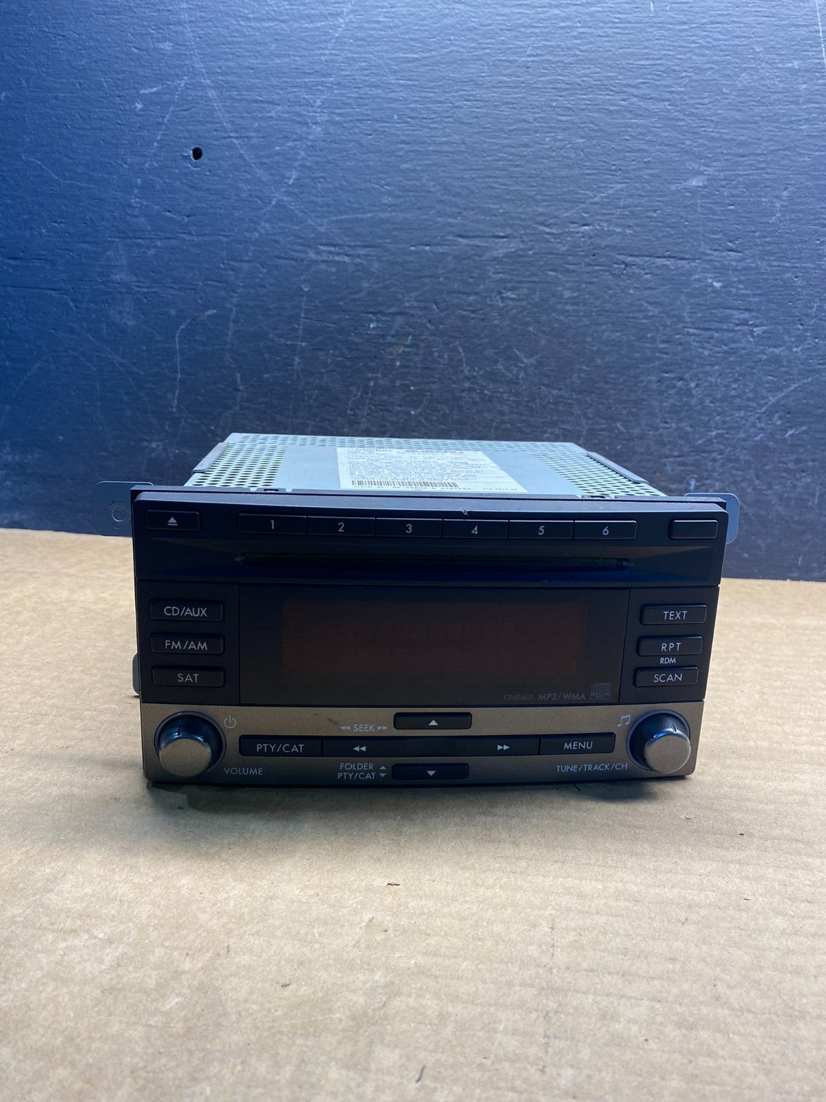 2009 to 2013 Subaru Forester Radio CD Player AUX AM/FM AD9662 DG0