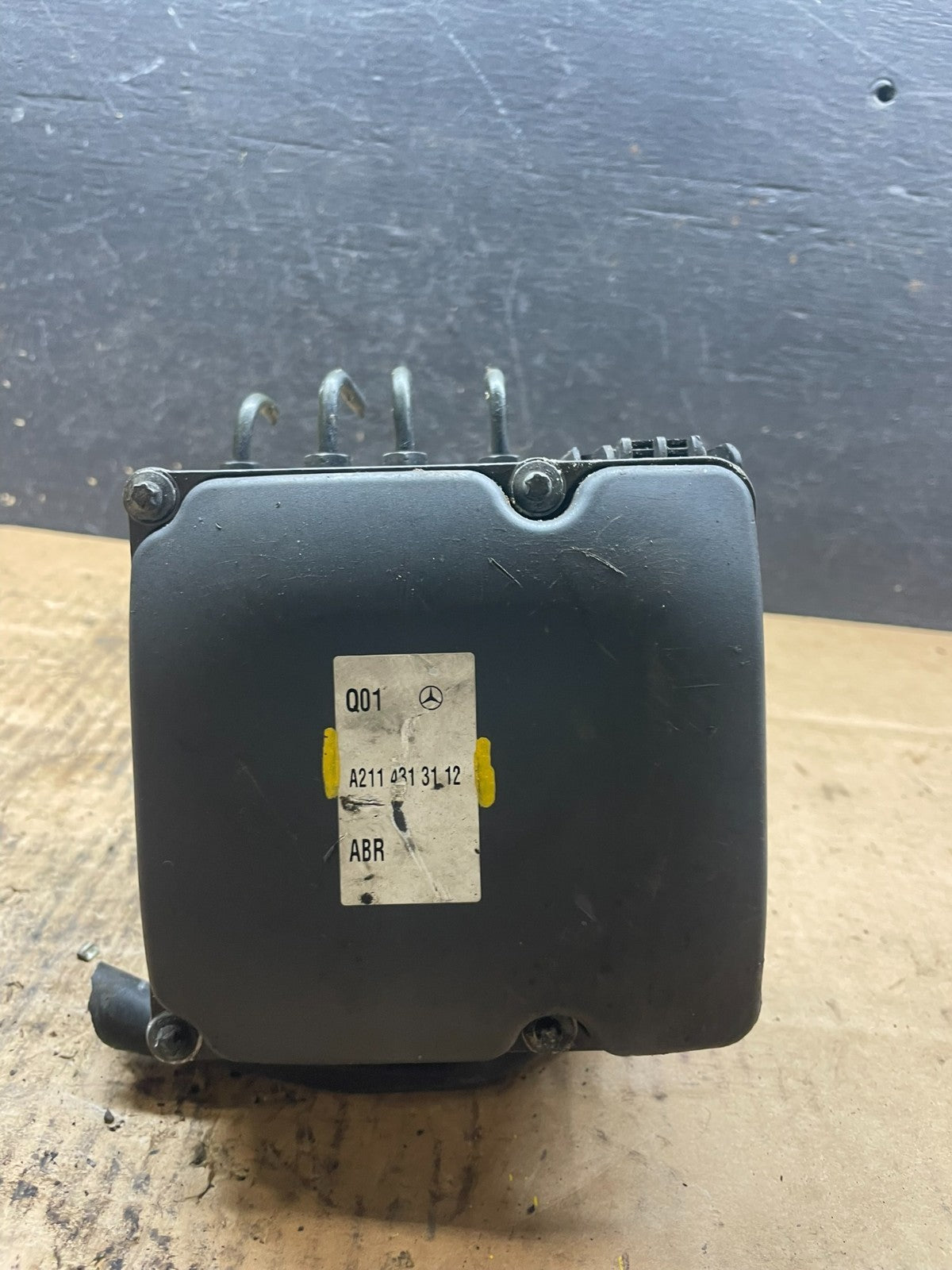 2007 to 2011 Mercedes E350 ABS Anti Lock Brake Pump R4420 DG4