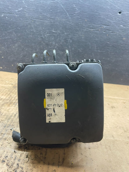 2007 to 2011 Mercedes E350 ABS Anti Lock Brake Pump R4420 DG4