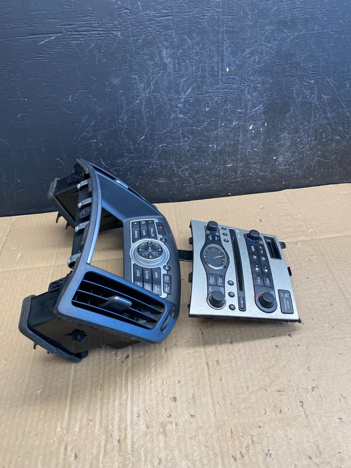 2007 to 2010 Infiniti G35 G37 Radio Player Climate Control Panel Bezel ac9448 DG1