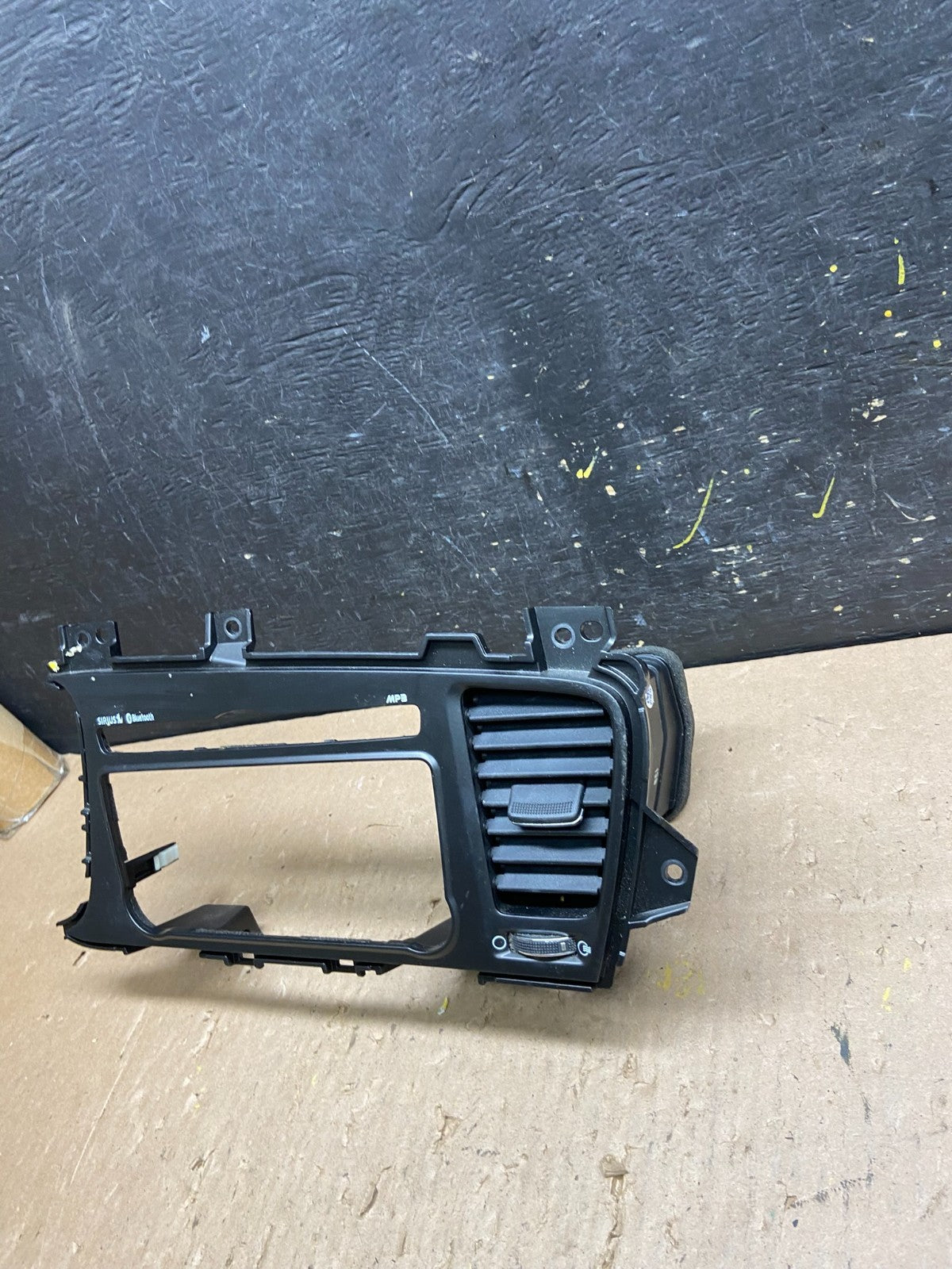 2011 2012 2013 Kia Optima Front Dash Radio Bezel Trim Air Vent T6029 DG2