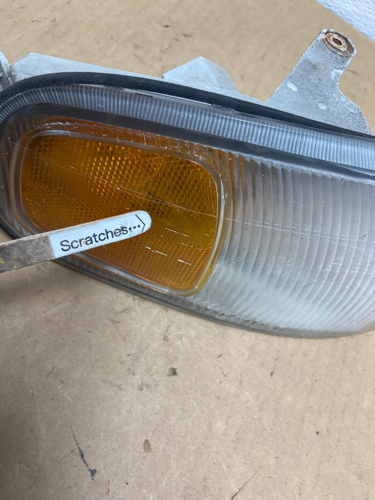 1995 to 1996 Toyota Camry Right Passenger RH Side Turn Signal AD2743 DW3